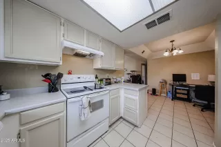 Photo #5: 6939992 Listing 