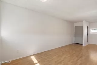 Photo #4: 6940121 Listing