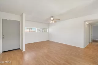 Photo #5: 6940121 Listing