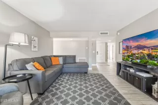 Photo #6: 6940330 Listing