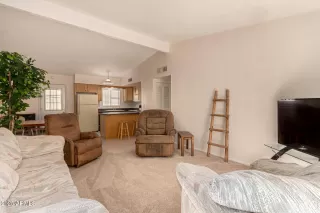 Photo #4: 6940418 Listing