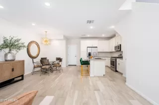 Photo #6: 6940531 Listing