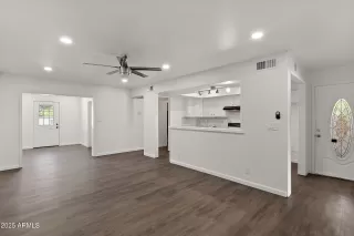 Photo #4: 6940790 Listing