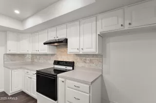 Photo #6: 6940790 Listing