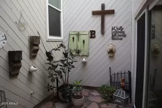 Photo #4: 6940825 Listing