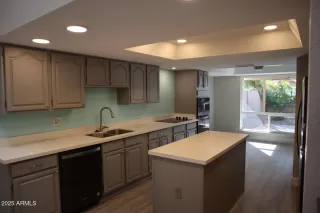 Photo #6: 6940825 Listing