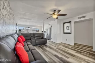 Photo #3: 6940826 Listing