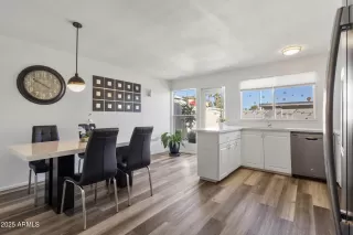 Photo #6: 6940826 Listing