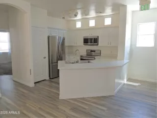 Photo #3: 6940846 Listing