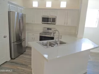 Photo #4: 6940846 Listing