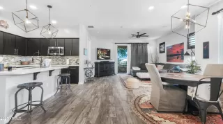 Photo #3: 6941004 Listing