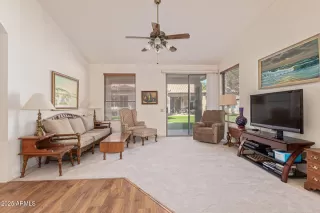 Photo #5: 6941132 Listing