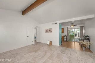 Photo #6: 6941276 Listing