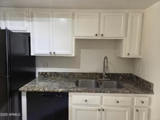 Photo #3: 6941486 Listing