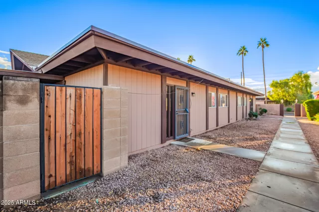 MLS: 6941550 Condo For Sale