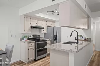 Photo #2: 6941608 Listing