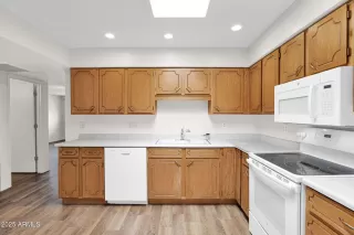 Photo #5: 6941722 Listing