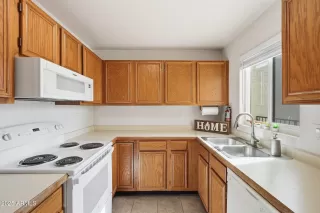 Photo #3: 6941792 Listing