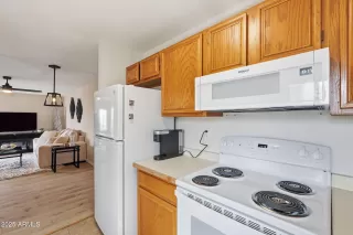 Photo #5: 6941792 Listing