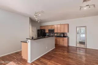 Photo #4: 6941956 Listing