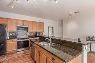 Photo #5: 6941956 Listing