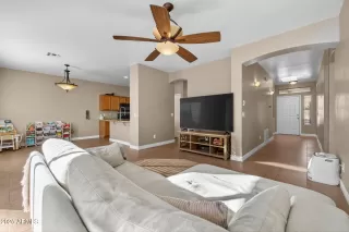 Photo #5: 6942314 Listing