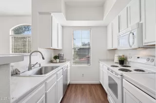 Photo #2: 6942326 Listing