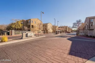 Photo #6: 6942326 Listing