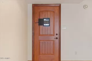 Photo #2: 6942332 Listing