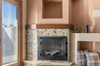 Photo #4: 6942332 Listing