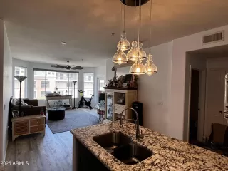 Photo #4: 6942385 Listing