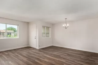 Photo #5: 6942530 Listing 