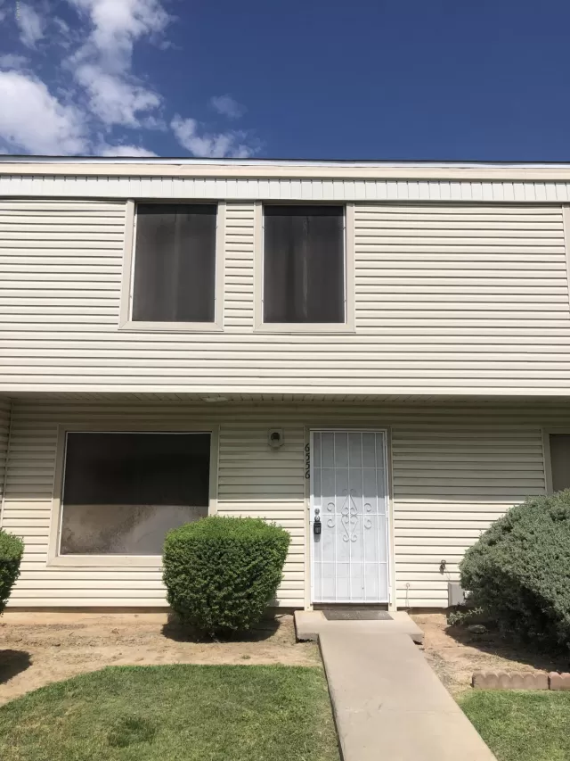 MLS: 6942875 Condo For Sale