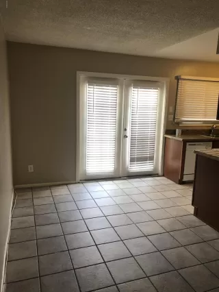 Photo #4: 6942875 Listing