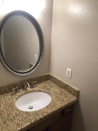 Photo #5: 6942875 Listing