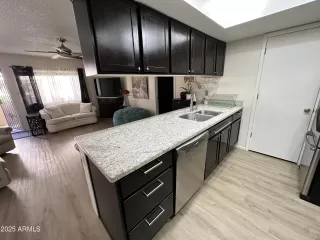 Photo #4: 6942930 Listing 