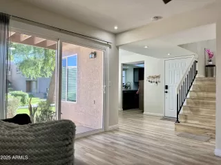 Photo #4: 6942962 Listing