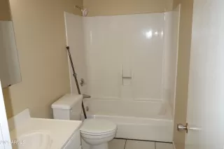 Photo #6: 6942963 Listing