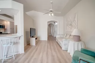 Photo #6: 6943217 Listing