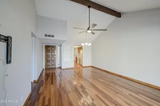 Photo #5: 6943235 Listing 