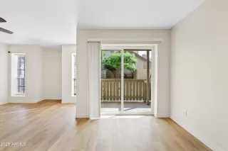 Photo #5: 6943488 Listing