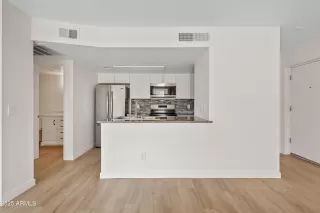 Photo #6: 6943488 Listing