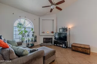 Photo #4: 6943587 Listing