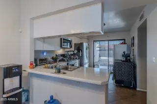 Photo #5: 6943587 Listing