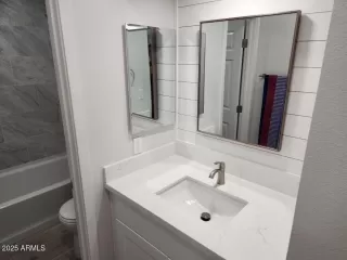 Photo #5: 6943953 Listing 