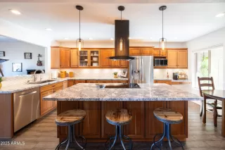 Photo #6: 6943956 Listing 