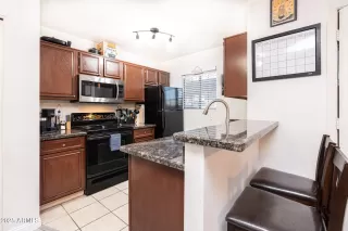 Photo #4: 6944053 Listing