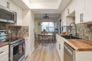 Photo #6: 6944060 Listing