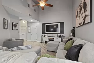 Photo #6: 6944064 Listing