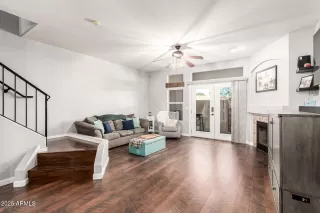 Photo #3: 6944307 Listing